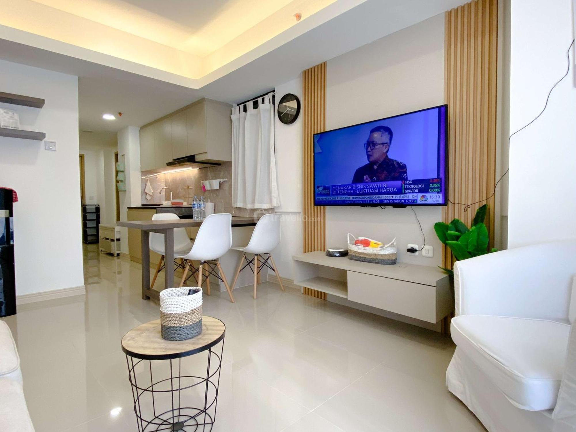 Best Deal And Comfy 2Br At Meikarta Apartment By Travelio Cikarang Kültér fotó